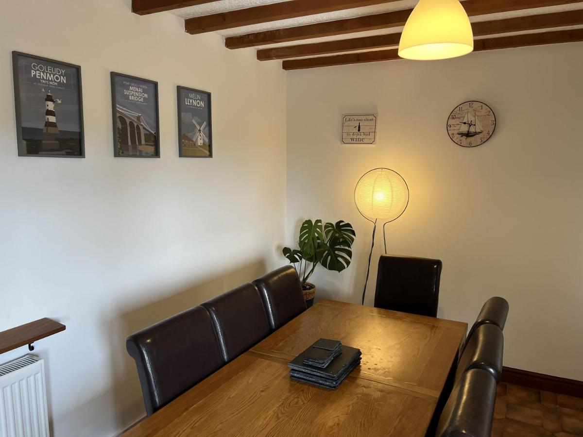 4 Bedroom Detached Farmhouse Mountain Views ビューマリス エクステリア 写真