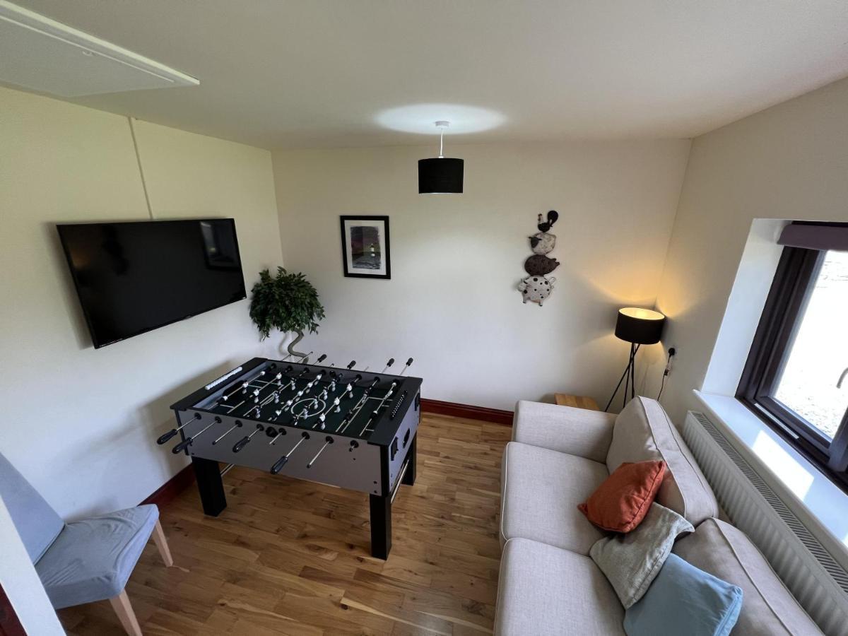 4 Bedroom Detached Farmhouse Mountain Views ビューマリス エクステリア 写真