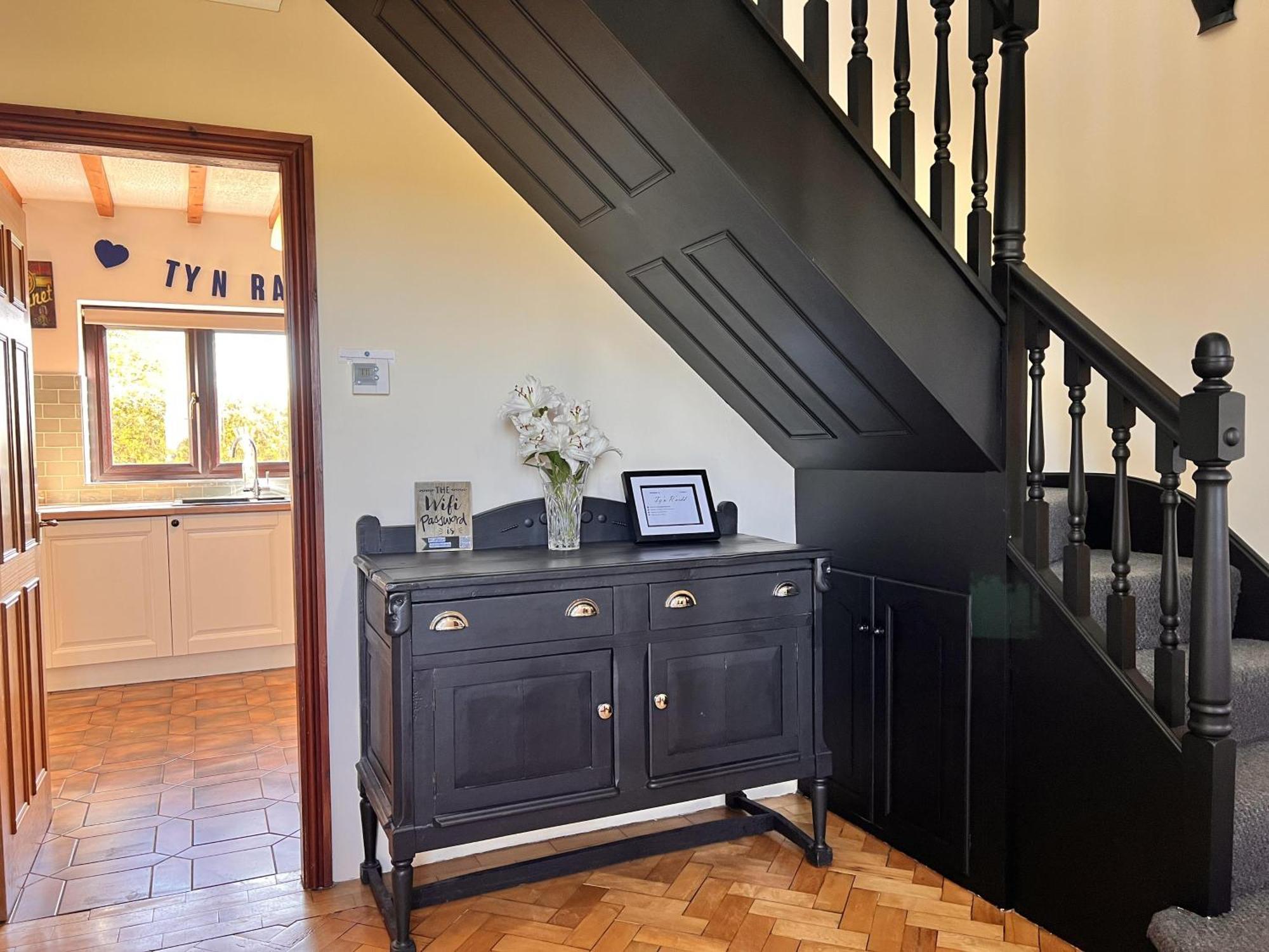 4 Bedroom Detached Farmhouse Mountain Views ビューマリス エクステリア 写真